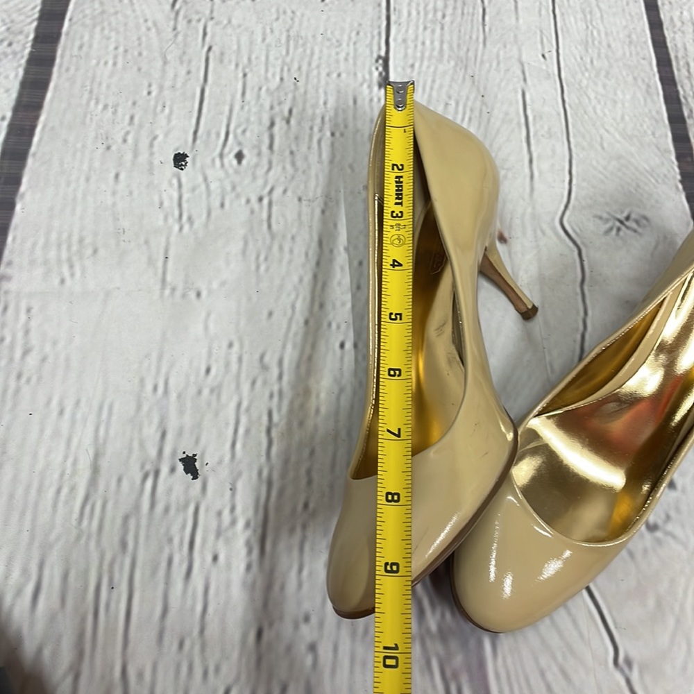 Coach buttery yellow tan patent leather kitten heels shoes - Picture 10 of 11